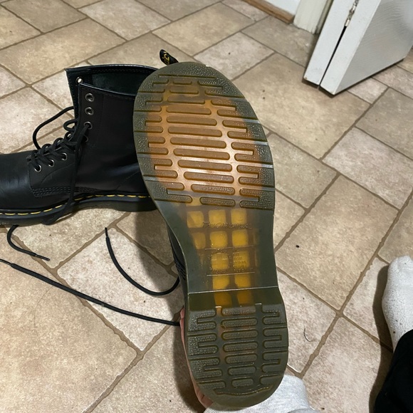 Dr martins combat boots 1460 - Picture 3 of 5